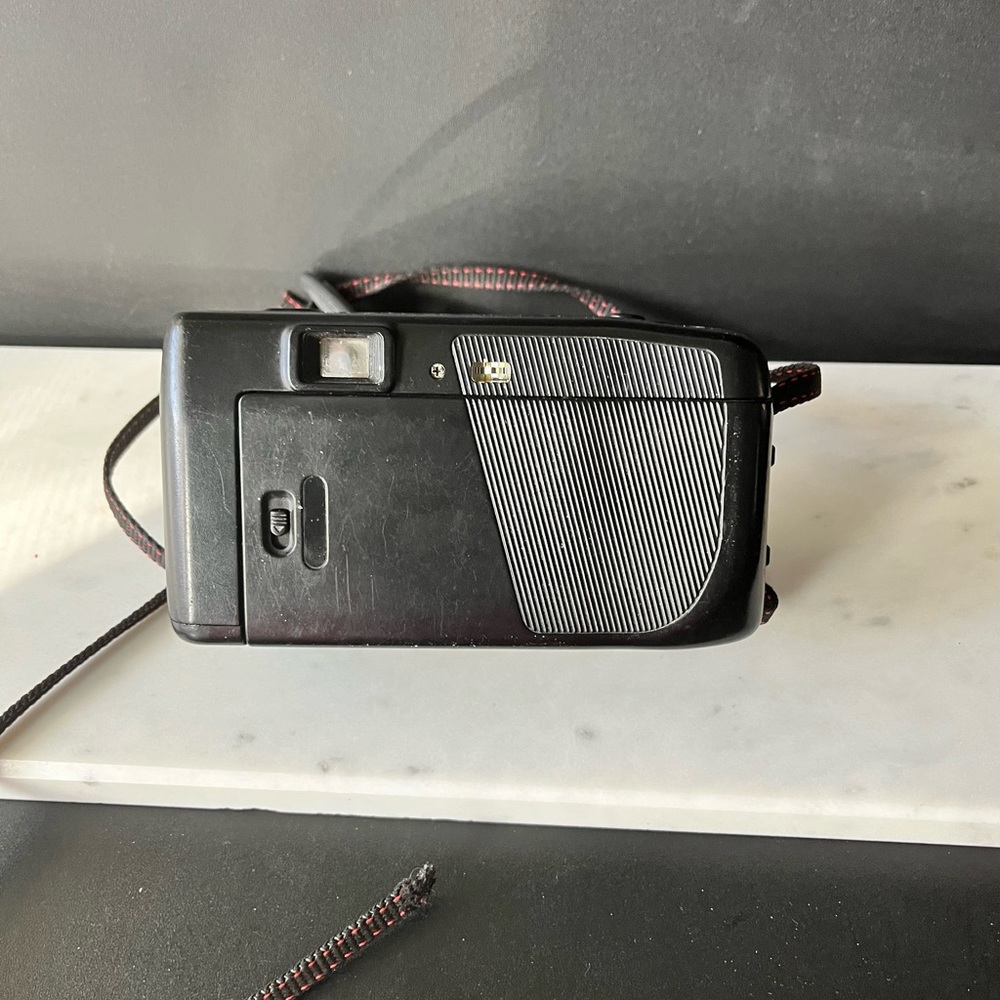 Nikon One Touch 35mm Camera and Case - Picture 3 of 7